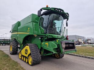 зерноуборочный комбайн John Deere S690