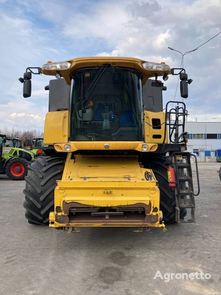 зерноуборочный комбайн New Holland CX 8080